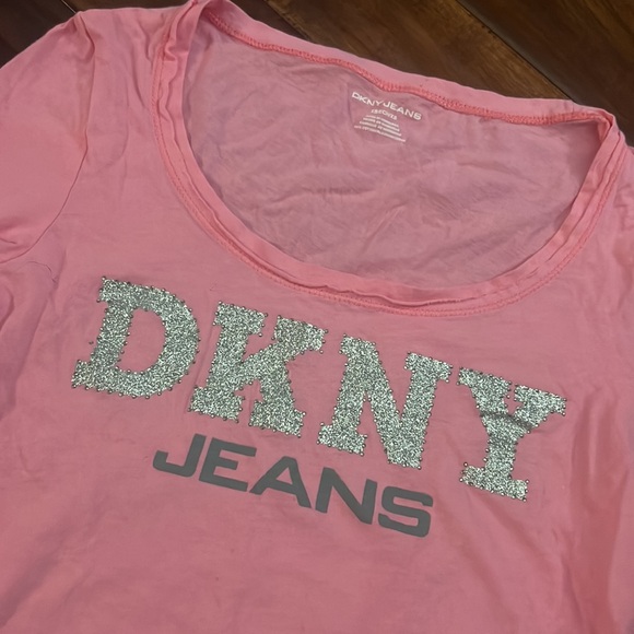Pink rhinestone DKNY Jeans tee shirt - Picture 2 of 5